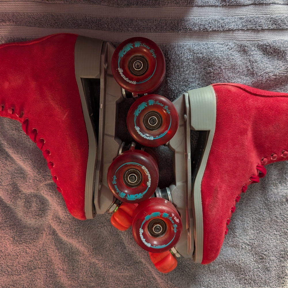 Red Suede Roller Skates - Picture 4 of 9